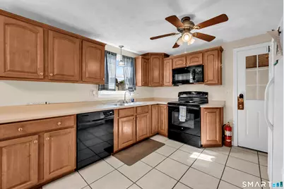 9 Sam Street, Enfield, CT 06082 - Photo 11