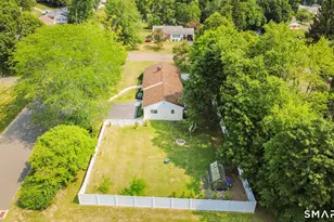 51 Mohawk Dr, Wallingford, CT 06492 - Photo 3