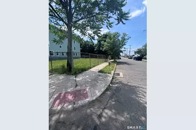 732 Maple Street, Bridgeport, CT 06608 - Photo 5