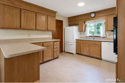 54 Parkview Drive, Avon, CT 06001 - Photo 13