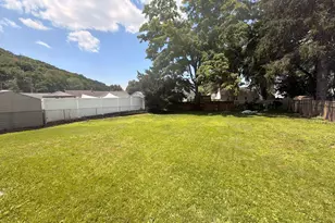 8 River Rd, East Haven, CT 06512 - Photo 3