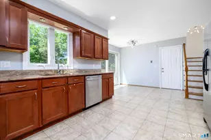 26 Marva Ln, Stamford, CT 06903 - Photo 7