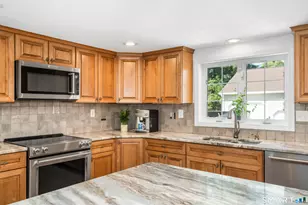 1939 Main St, Newington, CT 06111 - Photo 5