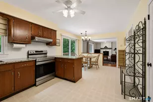 22 Ridge Rd, Newtown, CT 06470 - Photo 9