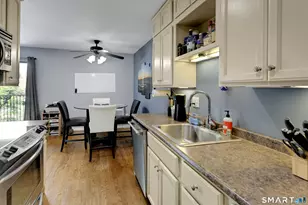 910 Hope St, Stamford, CT 06907 - Photo 9