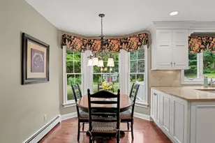 16 Mallett Dr, Trumbull, CT 06611 - Photo 9