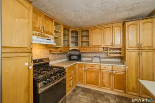 26 Washington St, Derby, CT 06418 - Photo 7
