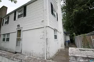 140 Yarwood St, Stratford, CT 06615 - Photo 3