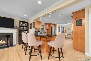 16 Raymond Pl, Cromwell, CT 06416 - Photo 9