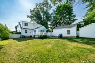 16 Raymond Pl, Cromwell, CT 06416 - Photo 3