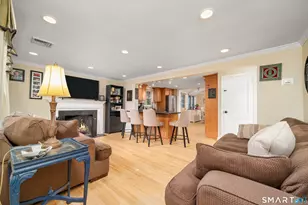16 Raymond Pl, Cromwell, CT 06416 - Photo 5