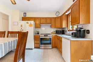 19 Driftwood Ln, Shelton, CT 06484 - Photo 5