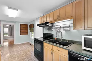 834 Bee St, Meriden, CT 06450 - Photo 23