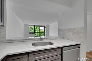 25 Forest St, Stamford, CT 06901 - Photo 11