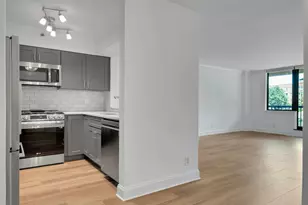 25 Forest St, Stamford, CT 06901 - Photo 7
