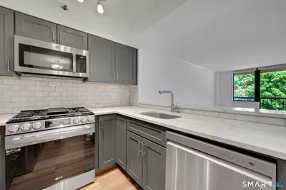 25 Forest Street #4F, Stamford, CT 06901 - Photo 9