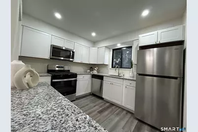 38 Sutton Place #38, Bloomfield, CT 06002 - Photo 17