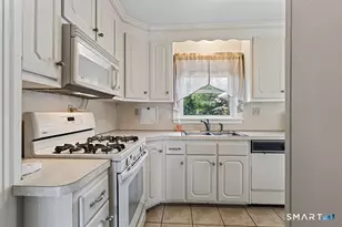 4 McKinnel Ct, Branford, CT 06405 - Photo 11