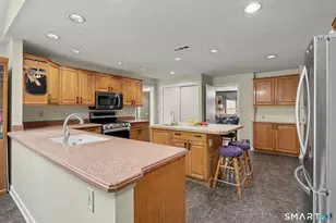 10 Paulina Pl, Trumbull, CT 06611 - Photo 7