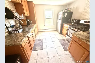 435 Myrtle Street, New Britain, CT 06053 - Photo 3
