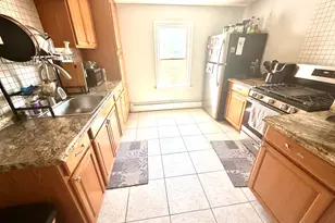 435 Myrtle St, New Britain, CT 06053 - Photo 3