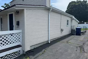 60 Grove Pl, West Haven, CT 06516 - Photo 3