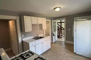 22 Hawthorne St, Norwich, CT 06360 - Photo 3