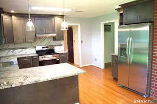 2595 Albany Ave, West Hartford, CT 06117 - Photo 9