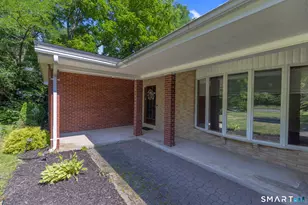 2595 Albany Ave, West Hartford, CT 06117 - Photo 3