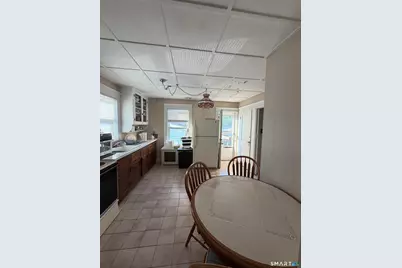 48 Elk Avenue, Waterbury, CT 06708 - Photo 7