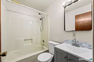 15 Crest St, West Haven, CT 06516 - Photo 23