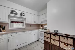 259 Foxboro Dr, Newington, CT 06111 - Photo 3