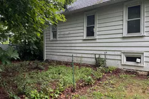 11 Cottage St, Putnam, CT 06260 - Photo 3