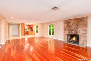 2 Castle Rock Rd, Branford, CT 06405 - Photo 9