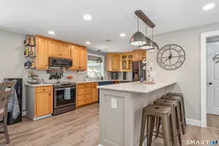 355 Burnham St, Manchester, CT 06042 - Photo 11