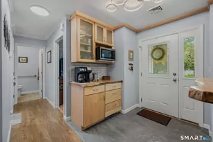 9 Trading Cove Cir, Norwich, CT 06360 - Photo 7