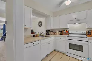 10 Summit Ct, Woodbury, CT 06798 - Photo 3