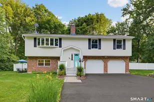 15 Fieldwood Dr, Watertown, CT 06795 - Photo 3