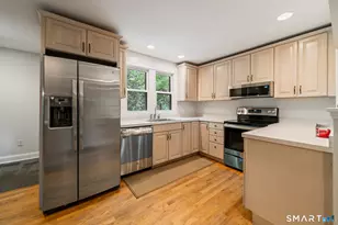 17 Bradley Ln, Newtown, CT 06482 - Photo 19