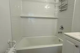 548 Queen St, Bridgeport, CT 06606 - Photo 9