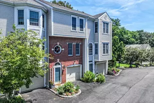 82 Bywatyr Ln, Bridgeport, CT 06605 - Photo 3