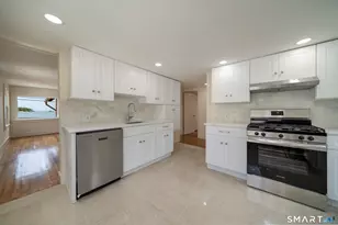 198-200 Shore Dr, Branford, CT 06405 - Photo 9