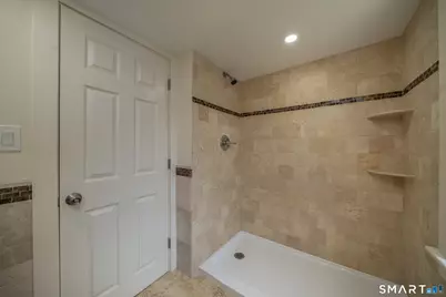 198-200 Shore Drive #2, Branford, CT 06405 - Photo 15