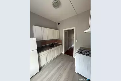 32 Clinton Avenue, New Haven, CT 06513 - Photo 9