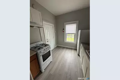 32 Clinton Avenue, New Haven, CT 06513 - Photo 3
