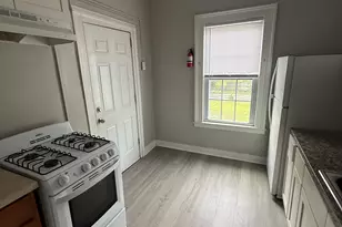 32 Clinton Ave, New Haven, CT 06513 - Photo 3