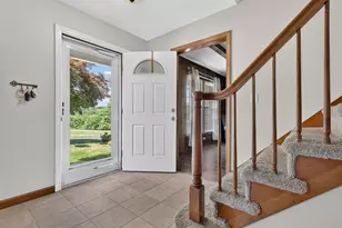 9 Round Hill Rd, Middletown, CT 06457 - Photo 3
