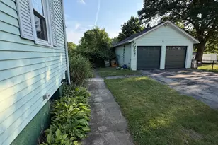 9 Floral Ave, Thompson, CT 06255 - Photo 3