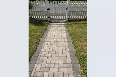 4-6 New Hampshire Dr Drive, New Britain, CT 06052 - Photo 33