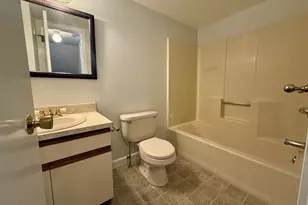 105 Tremont Ave, Bridgeport, CT 06606 - Photo 13